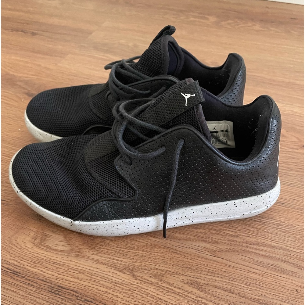 AirJordan Blk shoes size 4.5